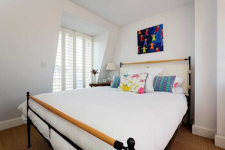 Room 15 of 19