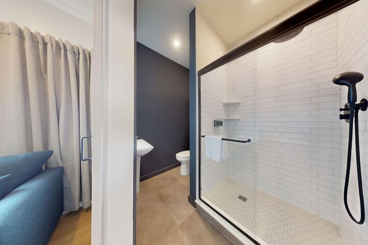 Room 15 of 22