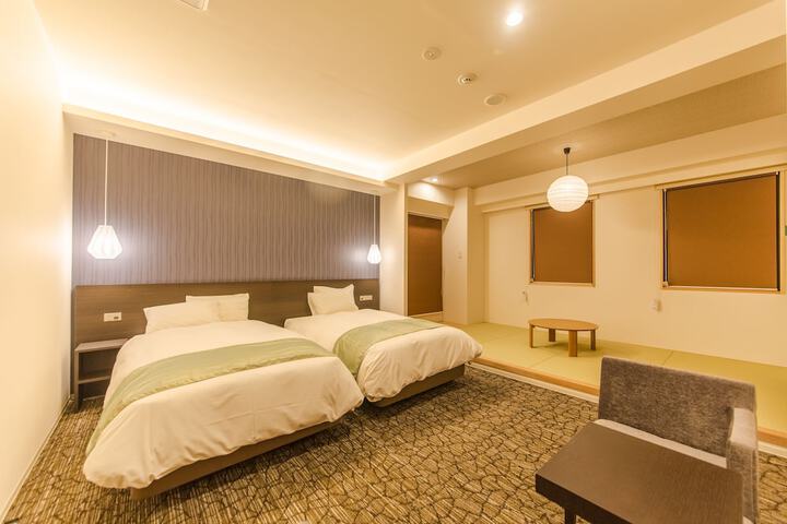 Room 10 of 66