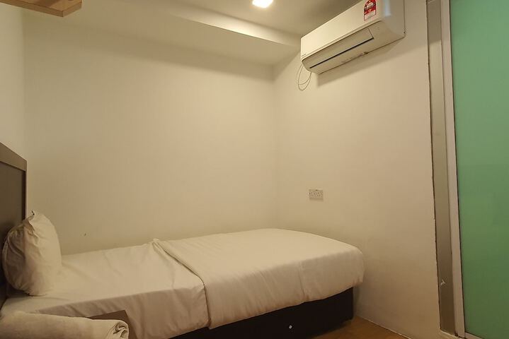 Room 25 of 35