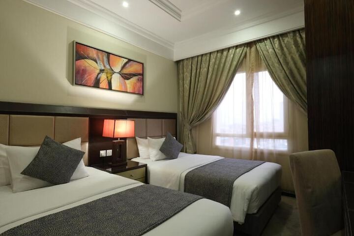 Room 9 of 25