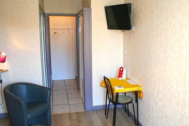 Room 12 of 49