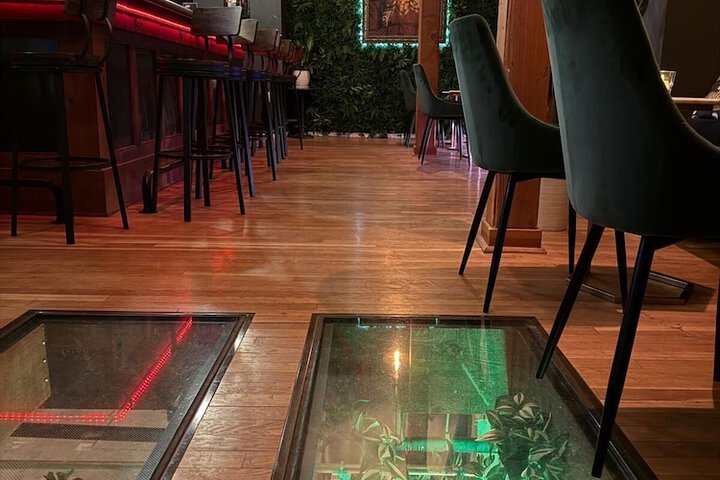 Lounge 133 of 153