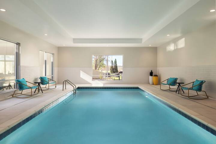 Pool image of Towneplace Suites by Marriott Hickory
