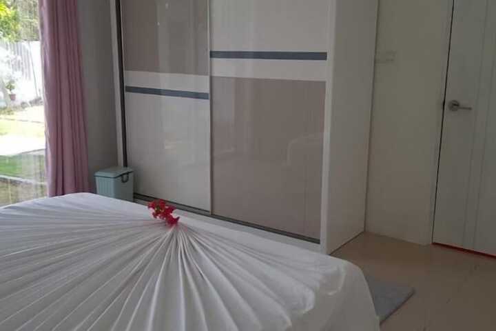 Room 8 of 33
