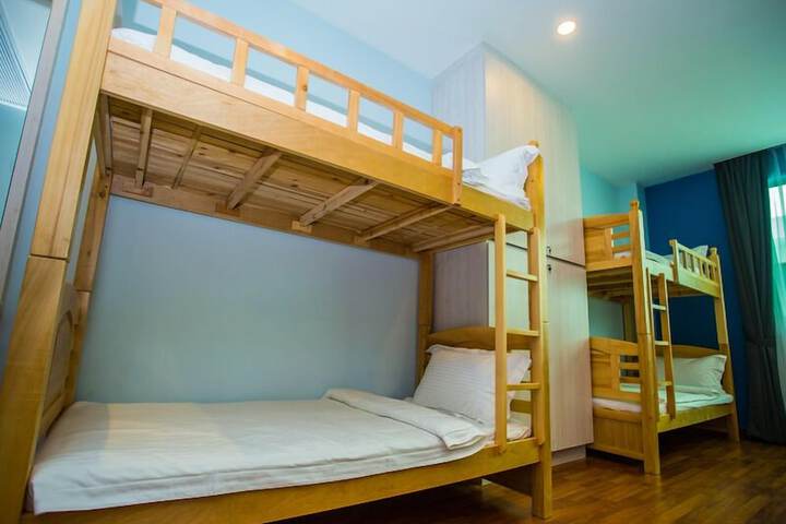 Room 12 of 38