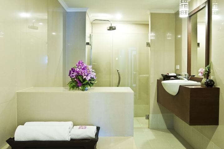 Room 41 of 90