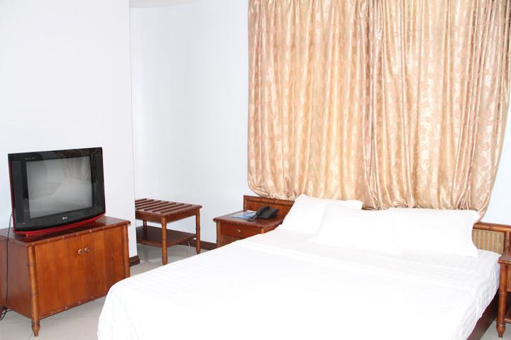 Room 20 of 28