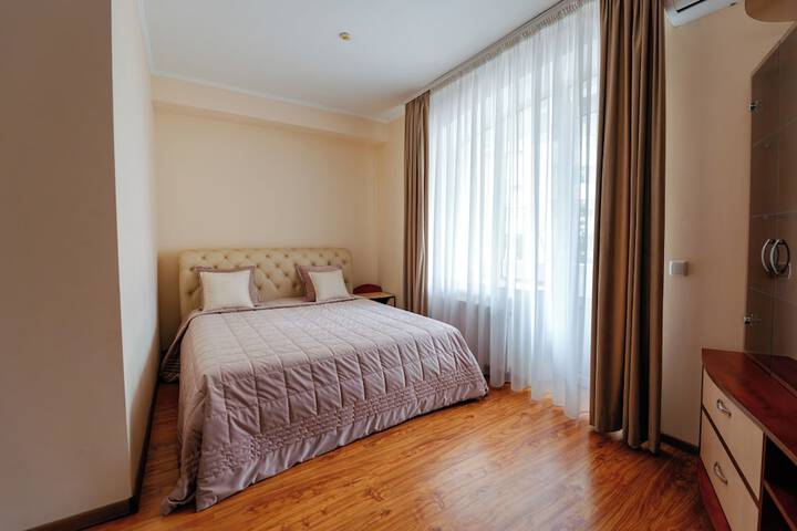 Room 28 of 63