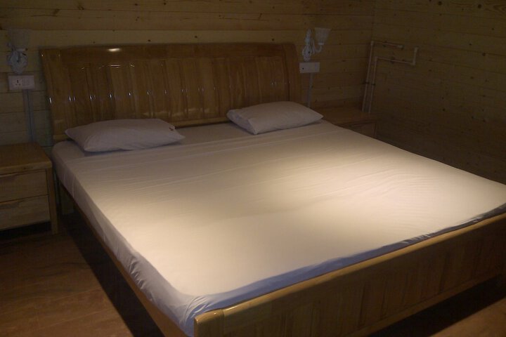 Room 2 of 42