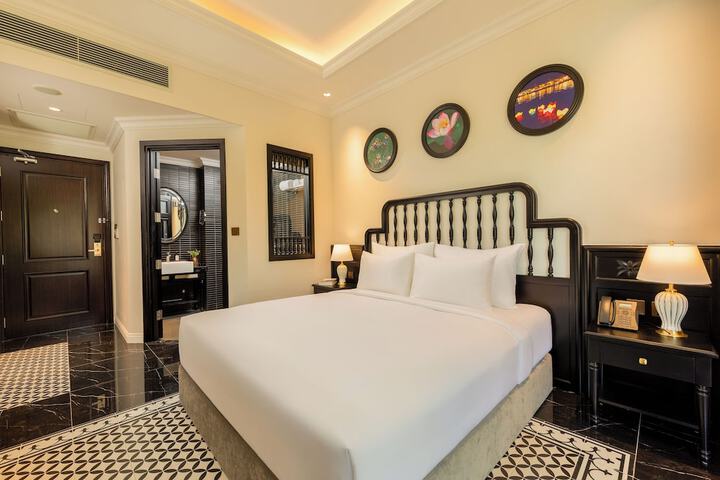 Room 15 of 107