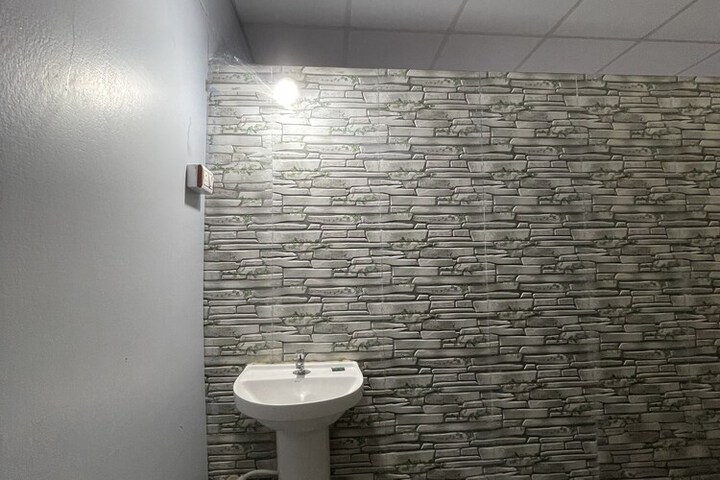 Room 9 of 19
