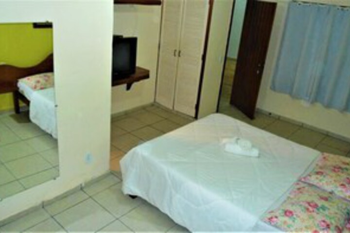 Room 12 of 38
