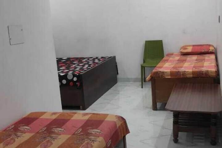 Room 9 of 18