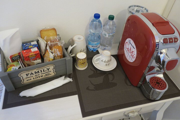 Breakfast/Coffee Service 18 of 39