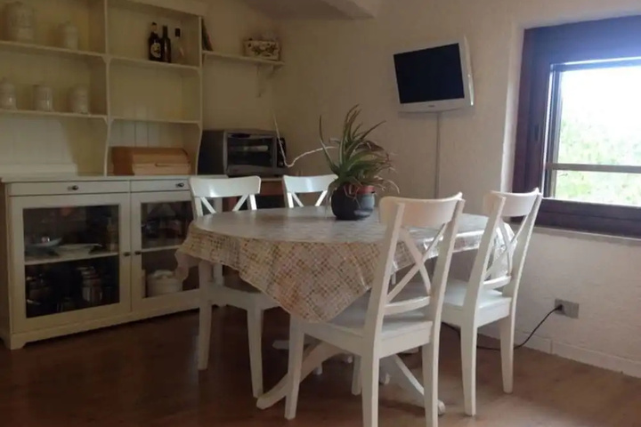 Dining 10 of 13