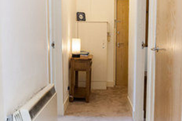 Room 33 of 39