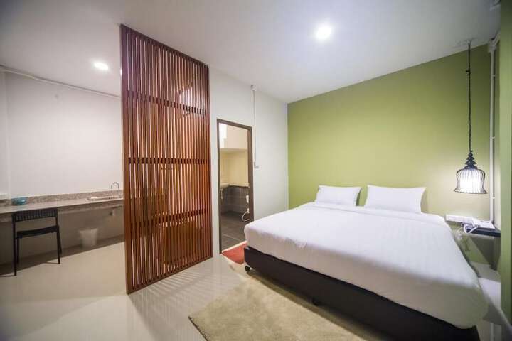 Room 3 of 34