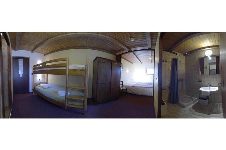 Room 21 of 60