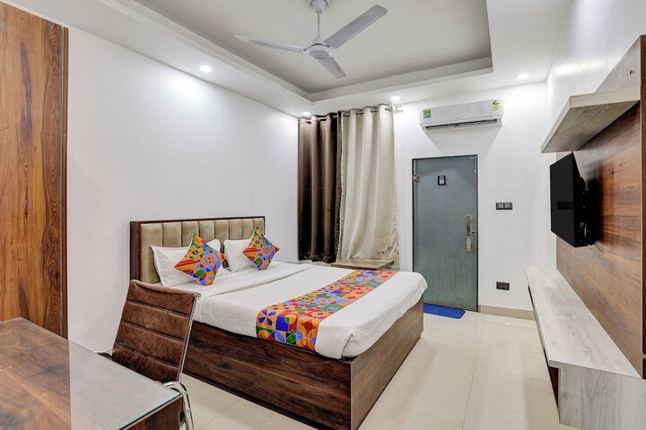 Room 8 of 30