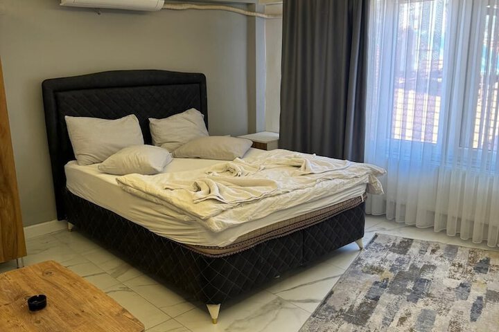 Room 2 of 9