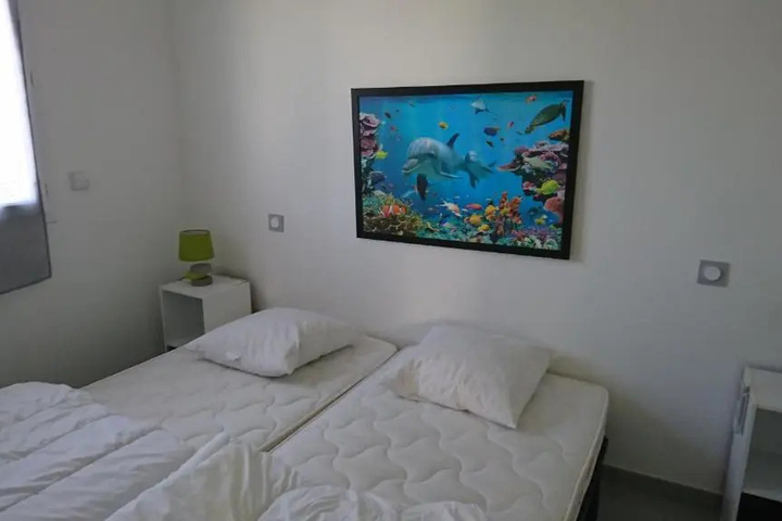 Room 4 of 15