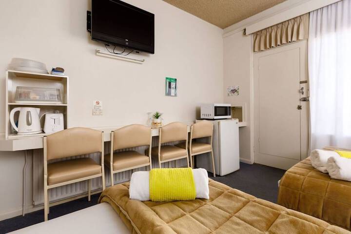 Room 10 of 42