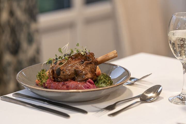 Dining 74 of 100