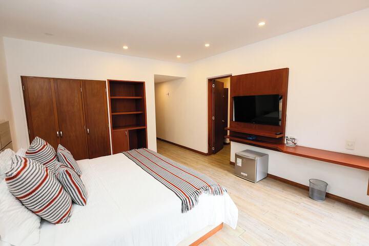 Room 2 of 9