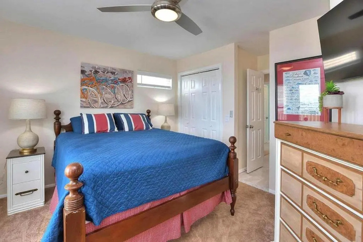 Room 7 of 24
