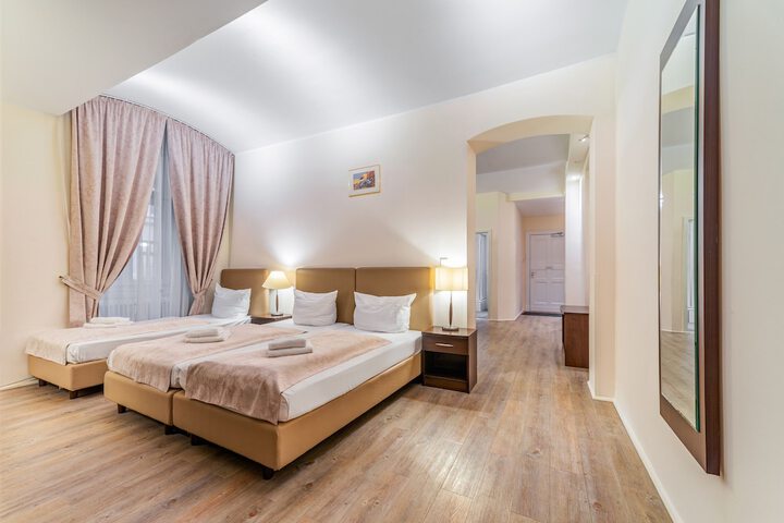 Room 49 of 89