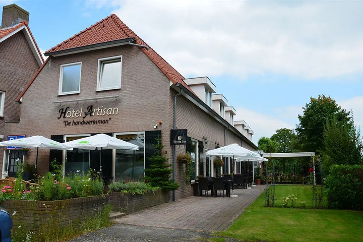 HOTEL ARTISAN