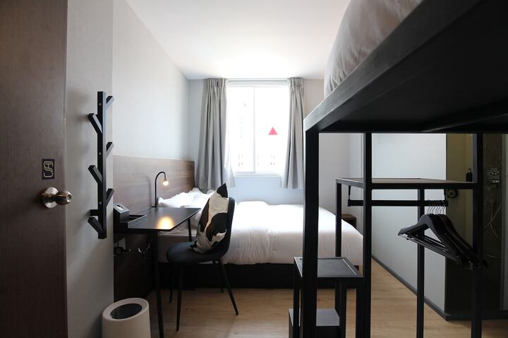 Room 7 of 46