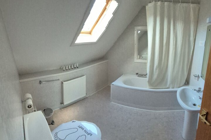 Room 12 of 33