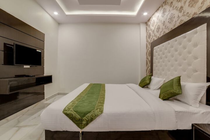 Room 8 of 40