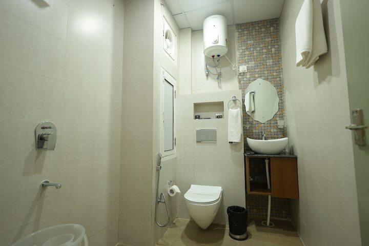 Room 25 of 27