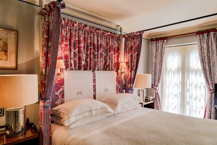 Room 5 of 62