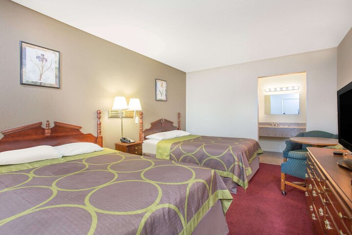 Room 13 of 24