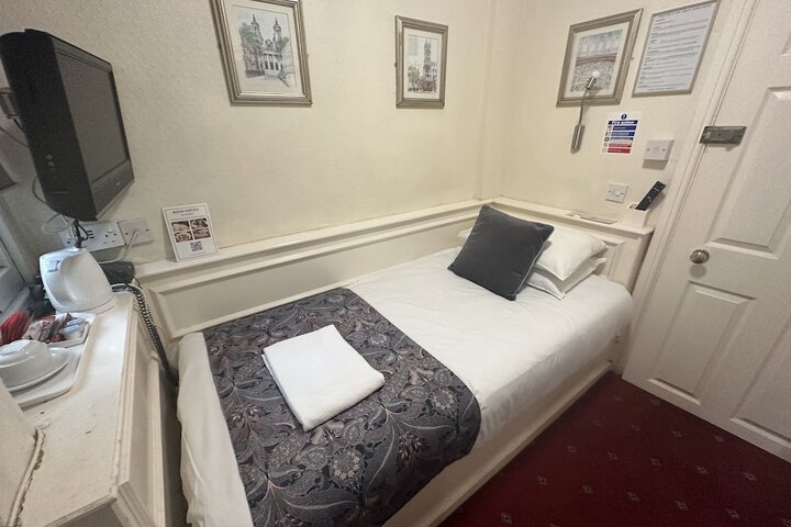 Room 15 of 89