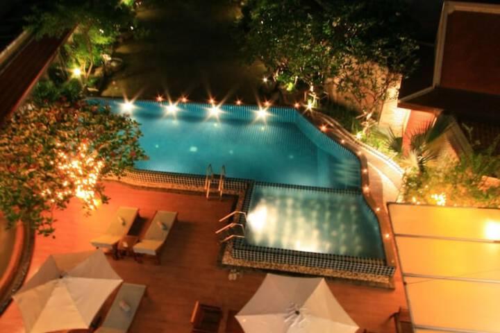 Pools & Facilities