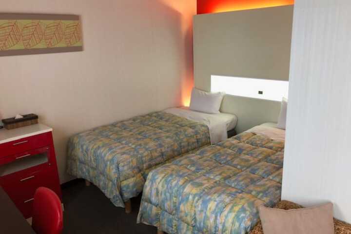 Room 8 of 31