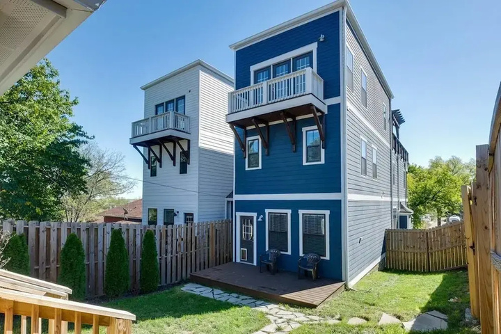 Image of Convenient 4br / 3.5ba w/ Deck in 12 South by Domio