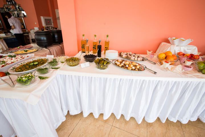 Dining 35 of 47