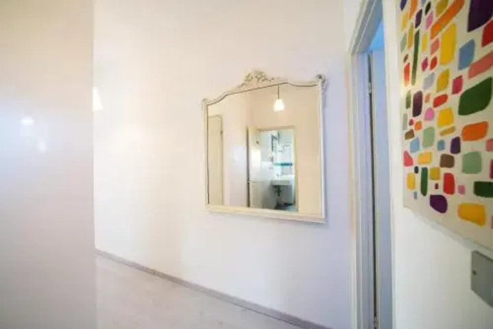 Room 4 of 11