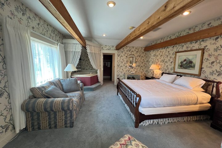 Room 9 of 84