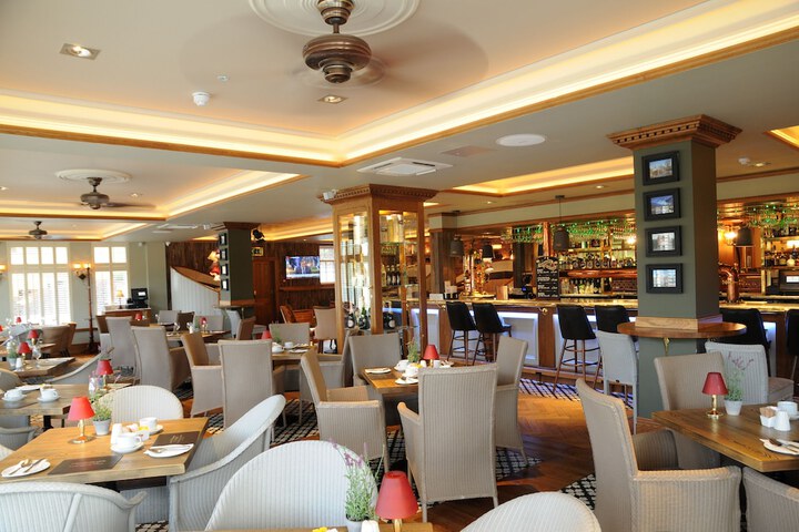 Dining 44 of 75