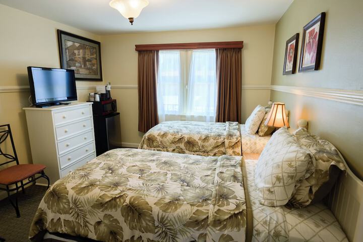 Room 28 of 83
