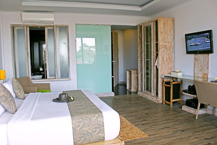 Room 5 of 63