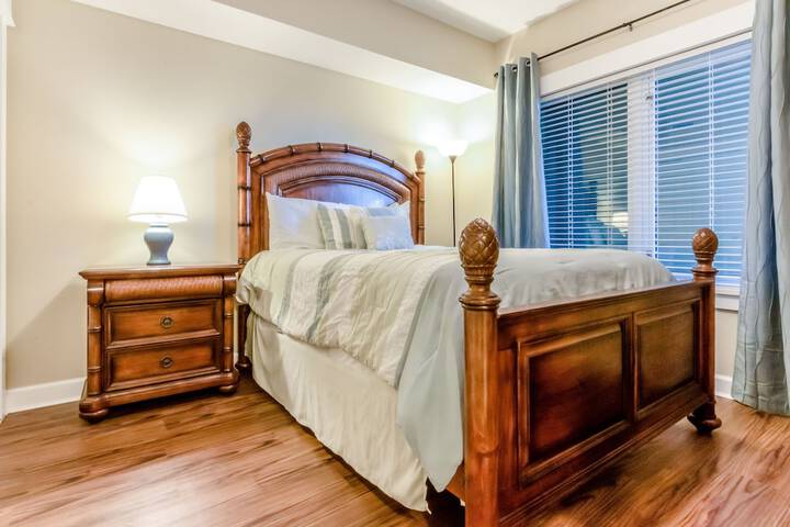 Room 2 of 308