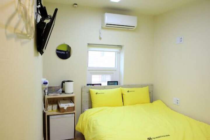 Room 20 of 33